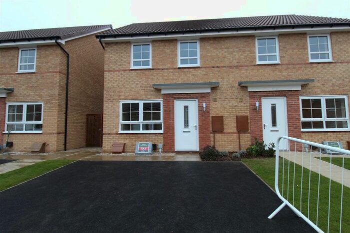 3 Bedroom Semi-Detached House To Rent In Halifax Road, Fernwood, Newark NG24