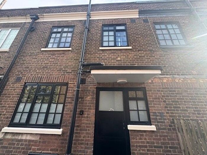 3 Bedroom Flat To Rent In Mount Pleasant Road, Tunbridge Wells, TN1