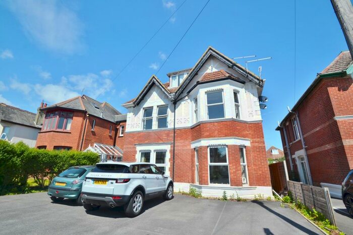 2 Bedroom Flat To Rent In Alum Chine, BH4