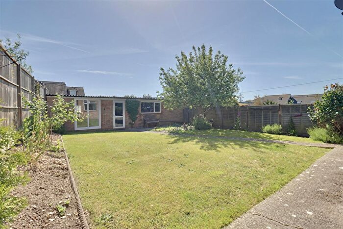 3 Bedroom Detached House For Sale In Drayton Lane, Drayton, Portsmouth, PO6