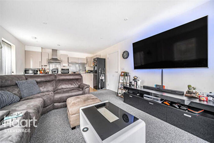2 Bedroom Apartment For Sale In Giles Crescent, Stevenage, SG1