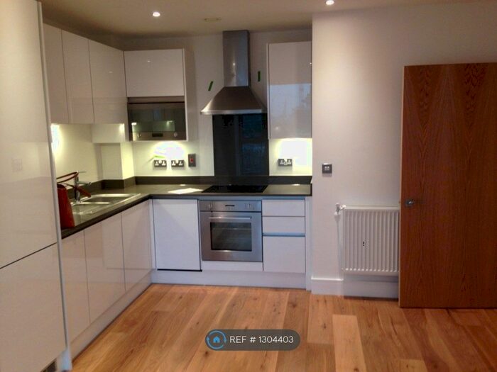 1 Bedroom Flat To Rent In Centurion Tower, London E16