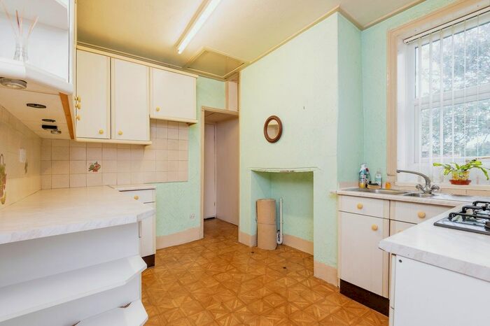 3 Bedroom End Of Terrace House For Sale In Churchfield Terrace, Liversedge, West Yorkshire, WF15