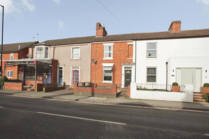 2 Bedroom Terraced House For Sale In Lawford Road, Rugby, CV21