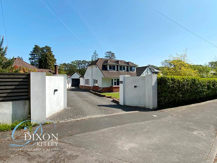 4 Bedroom Chalet For Sale In Oakland Walk, West Parley, Ferndown, Dorset, BH22