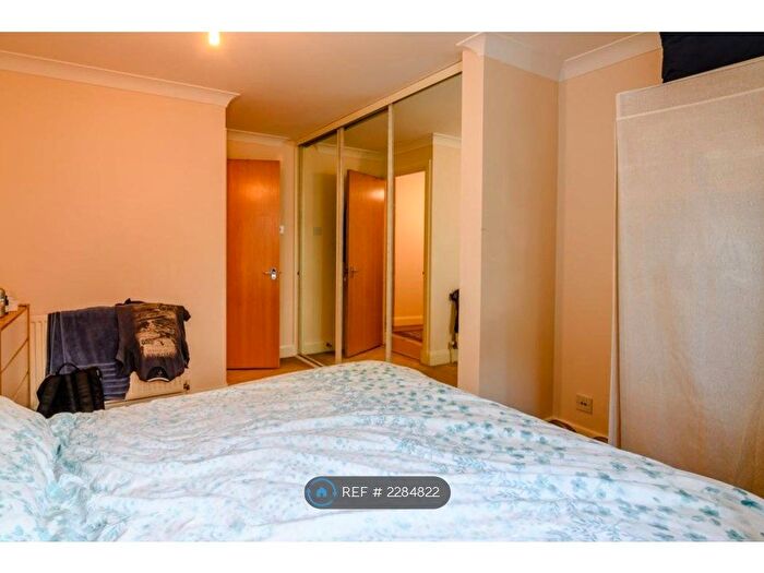 1 Bedroom Flat To Rent In Carraway Heights, London, E14