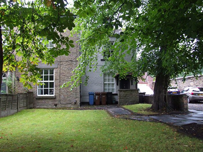 2 Bedroom Flat To Rent In Higher Bents Lane, Bredbury, SK6