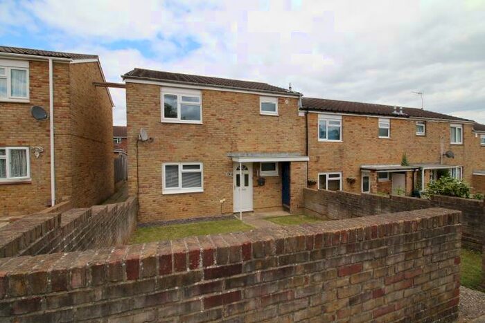 3 Bedroom End Of Terrace House To Rent In Wagner Close, Brighton Hill, RG22