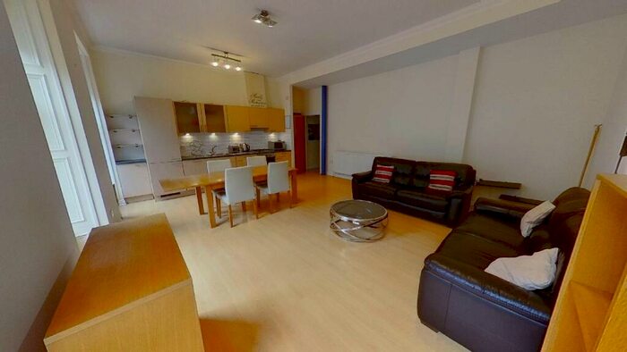 1 Bedroom Flat To Rent In Ingram Street, Glasgow, G1