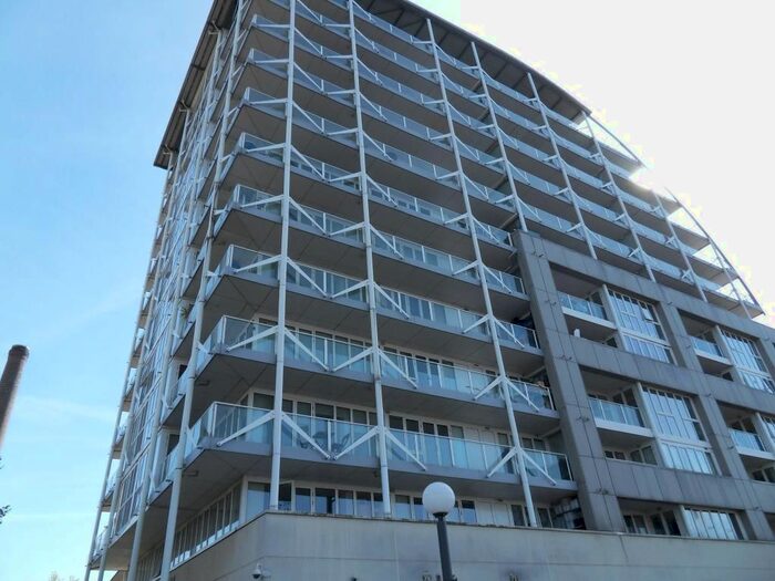 2 Bedroom Flat To Rent In Rayleigh Road, Royal Docks, London, E16