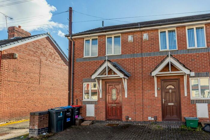 2 Bedroom End Of Terrace House To Rent In Victoria Mews, Victoria Road, Ellesmere Port, Cheshire, CH65