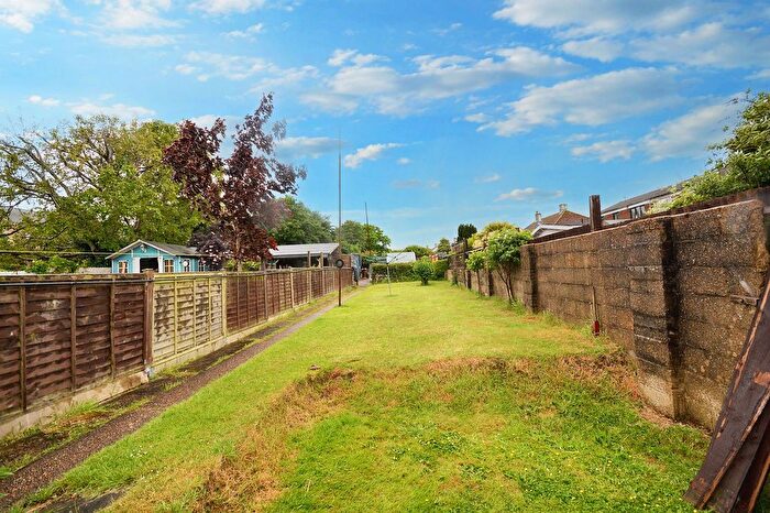 3 Bedroom Detached House For Sale In Kingsnorth Road, Ashford, TN23