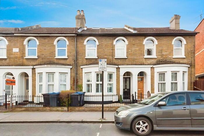 4 Bedroom House To Rent In Leslie Park Road, Croydon - Surrey, CR0