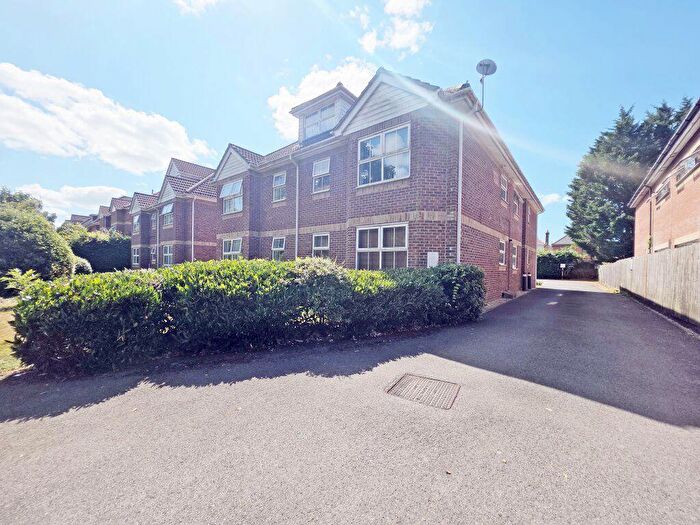 2 Bedroom Flat To Rent In Richmond Park Road, Charminster (), P07