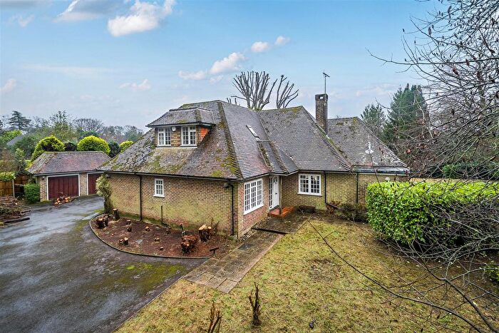 4 Bedroom Detached House For Sale In Hedgehog Lane, Haslemere, GU27