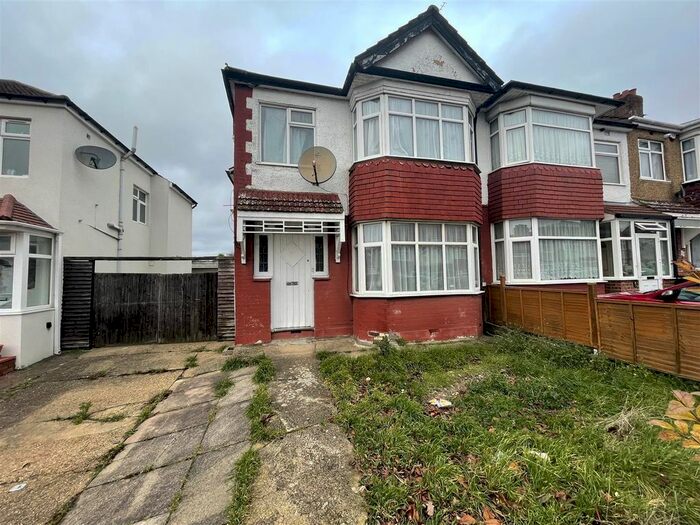 3 Bedroom Semi-Detached House To Rent In Tiverton Road, Edgware HA8