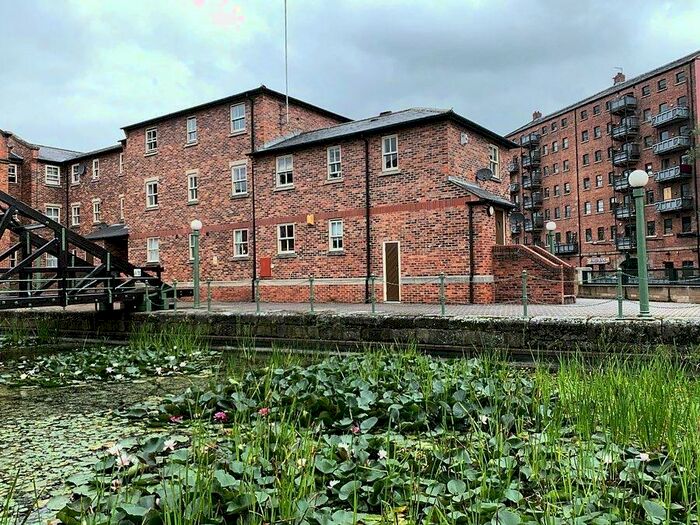 1 Bedroom Flat To Rent In Aire House, Navigation Walk, Leeds, LS10