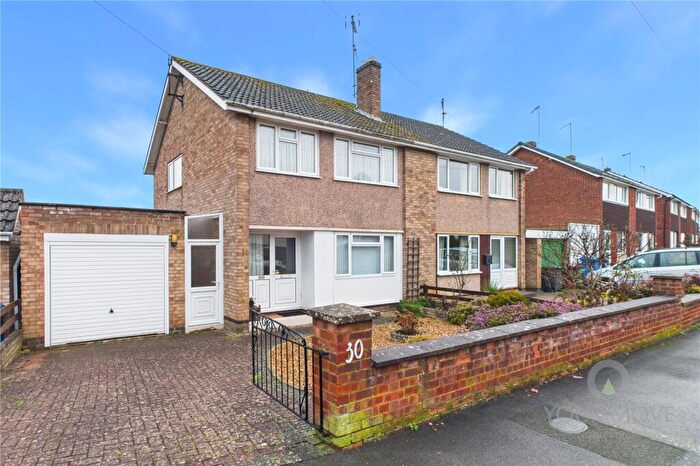 3 Bedroom Semi Detached House For Sale In Derwent Crescent, Kettering, Northamptonshire, NN16