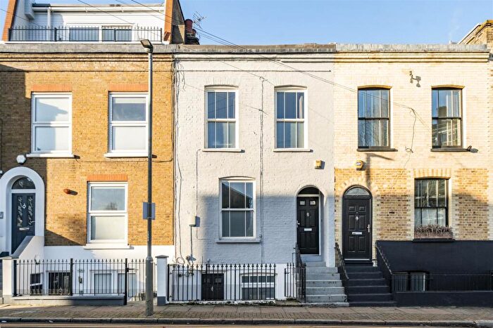 4 Bedroom House For Sale In Este Road, London, SW11