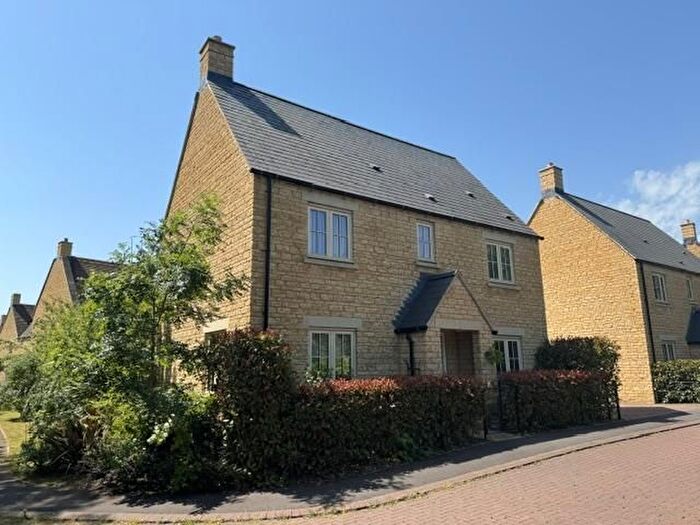 3 Bedroom Detached House For Sale In Manitoba Place, Fairford, GL7