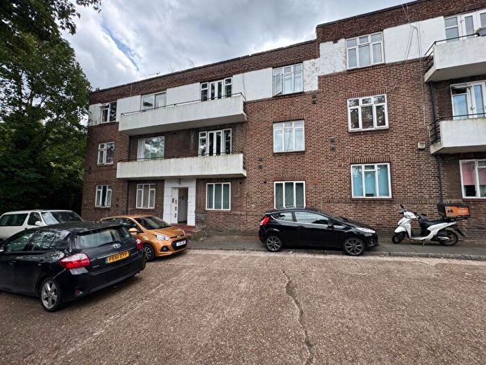 2 Bedroom Apartment For Sale In Flat Talbot Court, Blackbird Hill, London, NW9