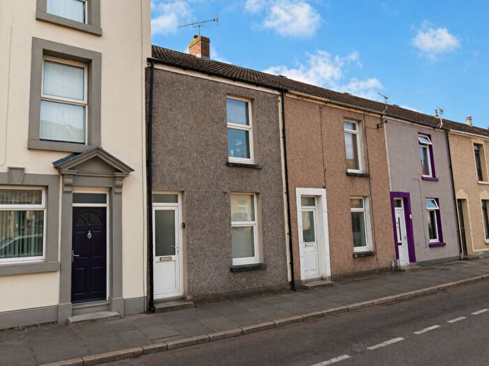 3 Bedroom Terraced House For Sale In Vincent Street, Swansea, SA1