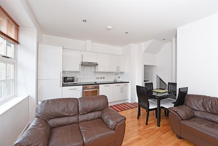 2 Bedroom Flat To Rent In Camberwell Road, London, SE5