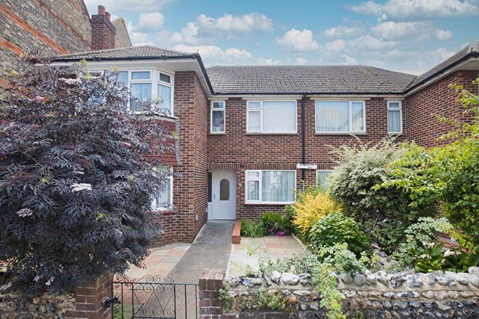 2 Bedroom Flat For Sale In Victoria Road, Ramsgate, CT11