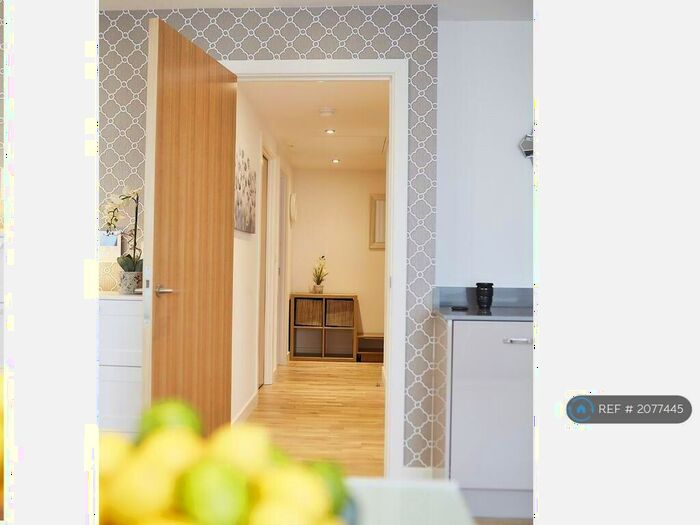 2 Bedroom Flat To Rent In Honister, Reading, RG1