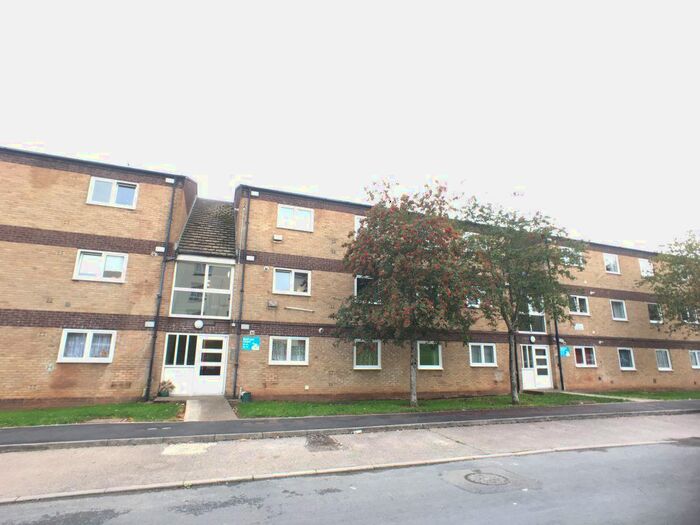 3 Bedroom Flat To Rent In Williams Crescent, Barry, CF62