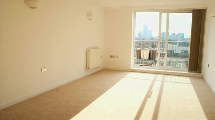 2 Bedroom Flat To Rent In Ammonite House, Stratford, Qr, E15