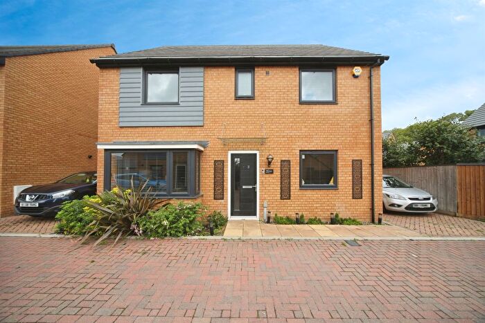 4 Bedroom Detached House For Sale In Palatine Corner, Houghton Regis, Dunstable, LU5