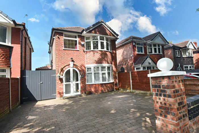 3 Bedroom Detached House For Sale In Lostock Road, Davyhulme, M41