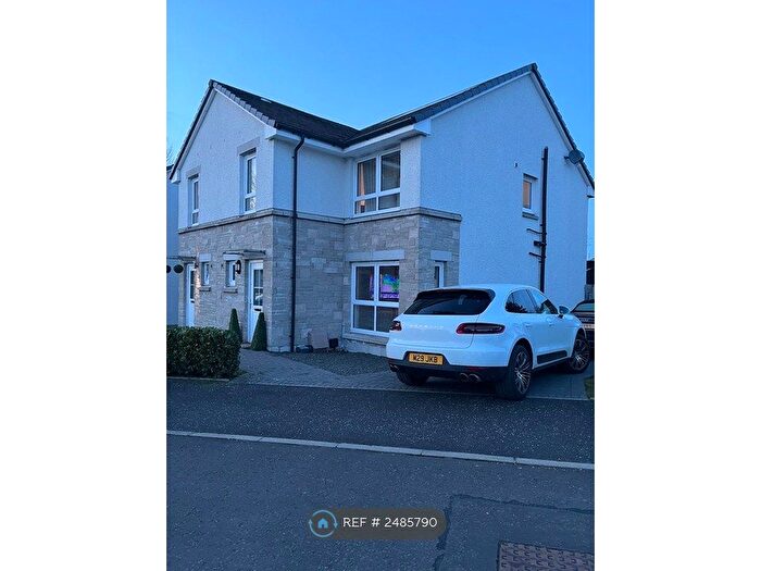 3 Bedroom Semi-Detached House To Rent In Glenbervie Place, Glasgow, G23