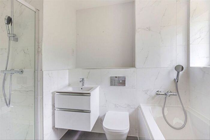 4 Bedroom Detached House For Sale In Long Hill Road, Ascot, Berkshire, SL5