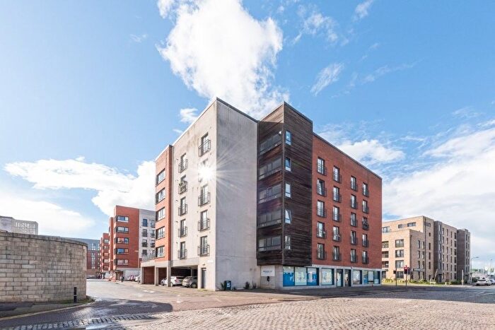 2 Bedroom Flat For Sale In Salamander Court, Edinburgh, EH6