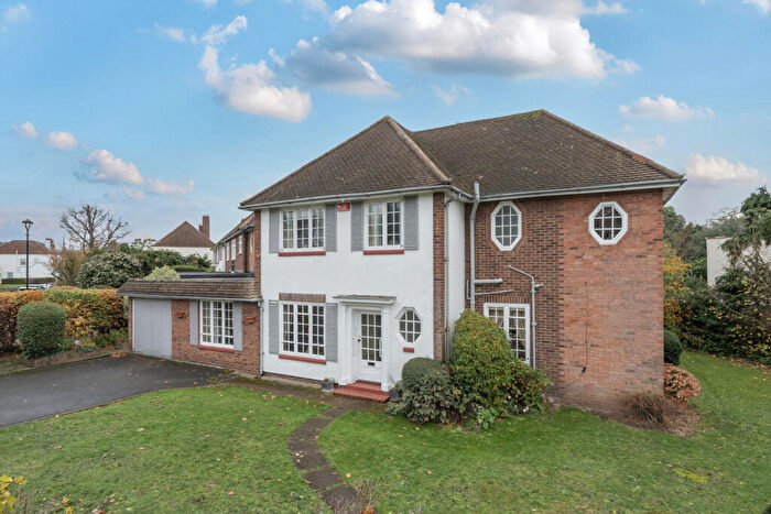 4 Bedroom Detached House For Sale In Lock Chase, London, SE3