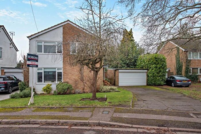 4 Bedroom Detached House To Rent In Foxfield Close, Northwood, HA6