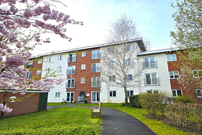 2 Bedroom Flat For Sale In Deansgate Lane, Timperley, Altrincham, WA14