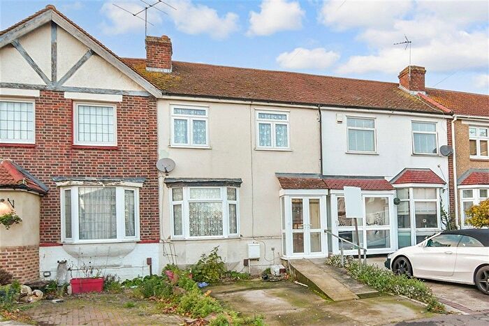 3 Bedroom Terraced House For Sale In Garrard Close, Bexleyheath, Kent, DA7