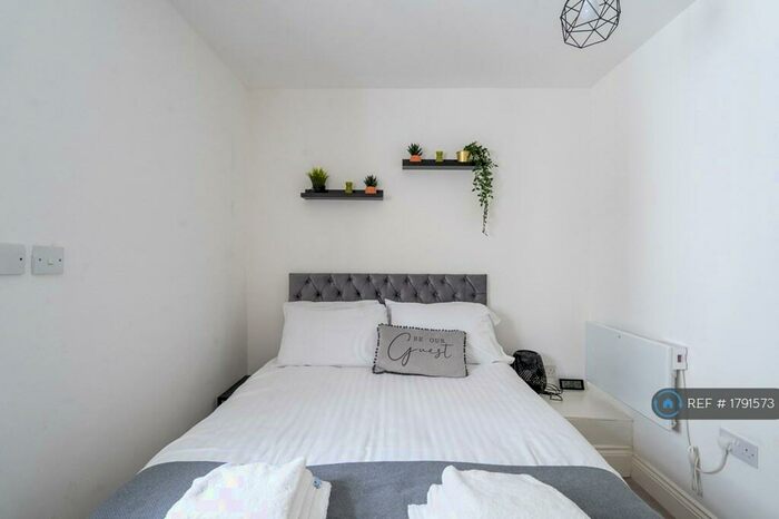 1 Bedroom Flat To Rent In Oakington Manor Drive, Wembley, HA9