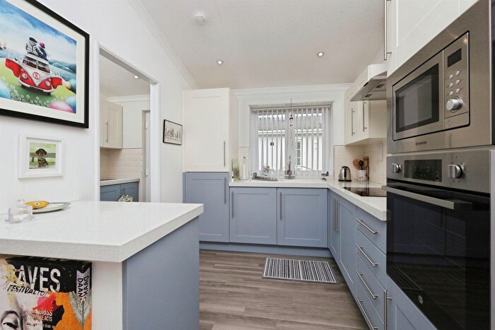 2 Bedroom Mobile/park Home For Sale In Horebeech Lane, Horam, Heathfield, TN21