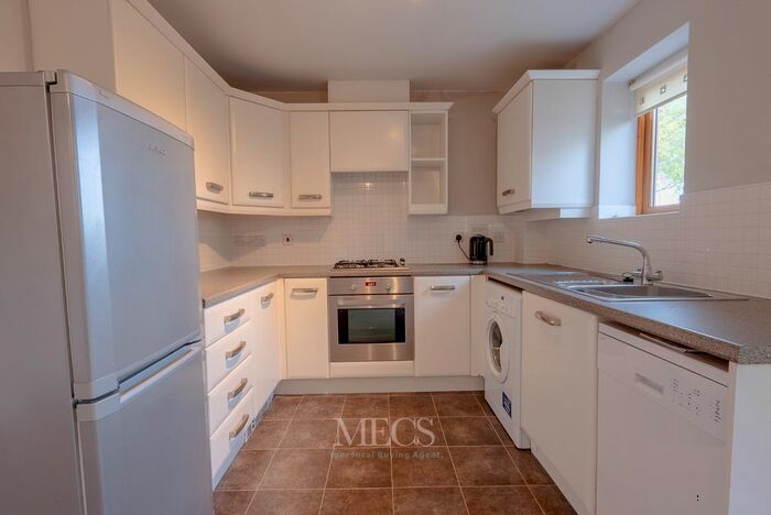 2 Bedroom Flat To Rent In Redhill Road, Northfield, Birmingham, West Midlands, B31