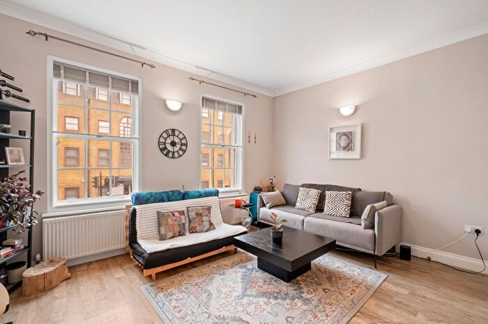 2 Bedroom Flat To Rent In Holloway Road, Islington, N7