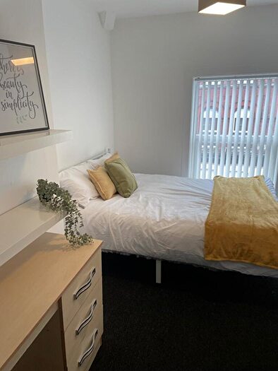 8 Bedroom Flat To Rent In Granville Road, Liverpool, L15