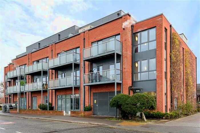 1 Bedroom Flat To Rent In Red Lion Road, Surbiton, KT6