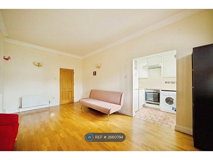 2 Bedroom Flat To Rent In Holloway Road, London, N7