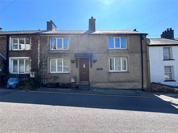 3 Bedroom Semi-Detached House For Sale In Penrhyndeudraeth, Gwynedd, LL48