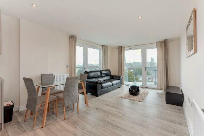 2 Bedroom Apartment To Rent In Wallingford Way Maidenhead, SL6