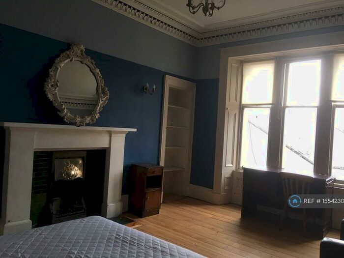 3 Bedroom Flat To Rent In Renfrew Street, Glasgow, G3